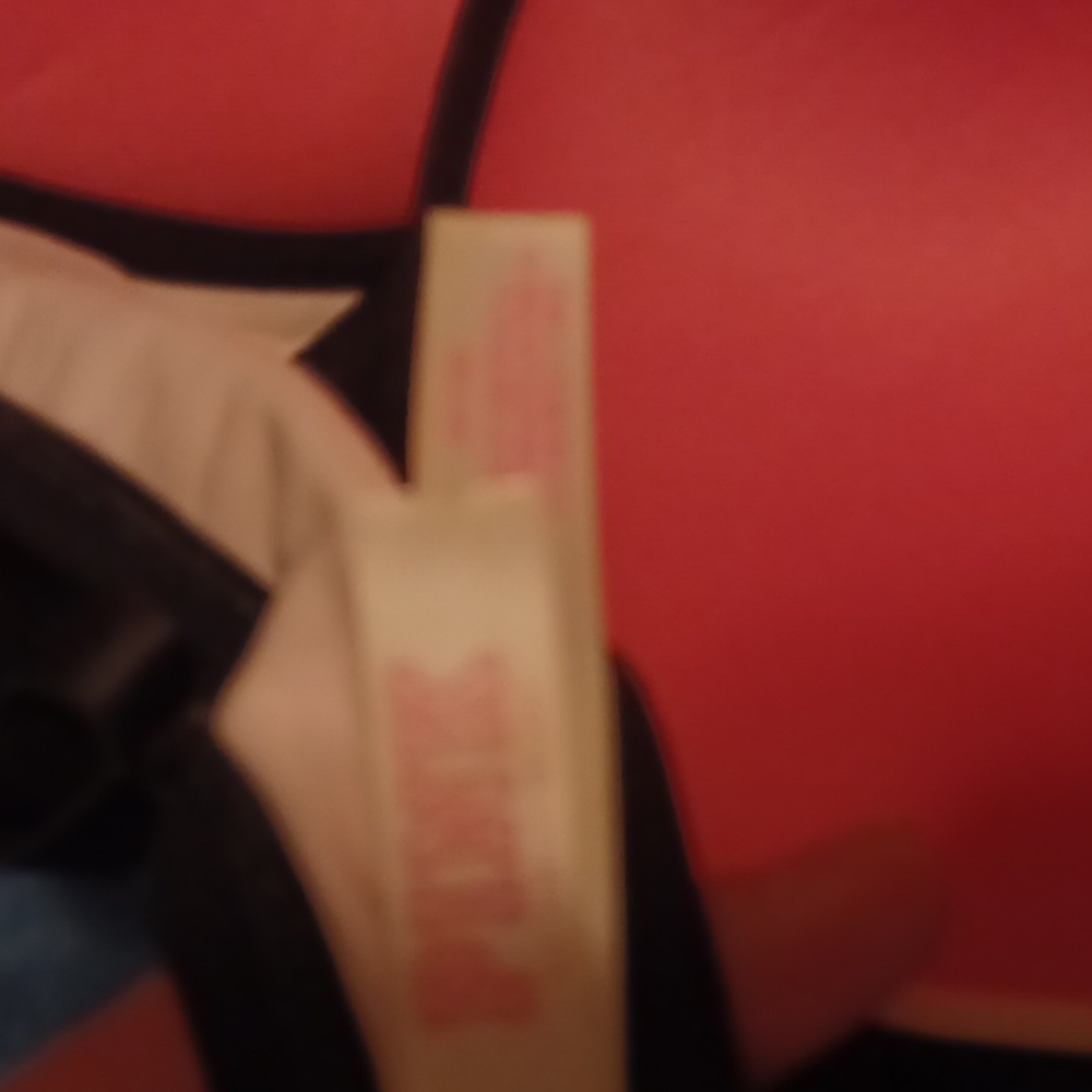 Pink bra - Picture 2 of 3